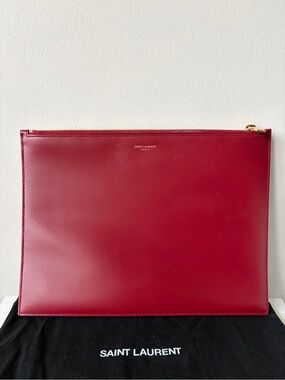 Saint Laurent Pouch